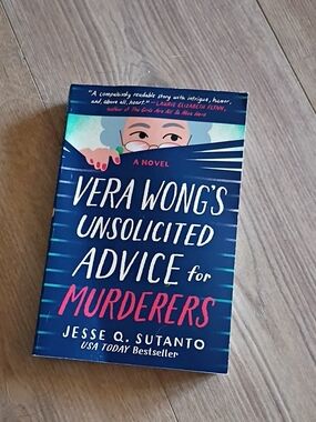 Vera Wong's Unsolicited Advice for Murderers - Blue Paperback